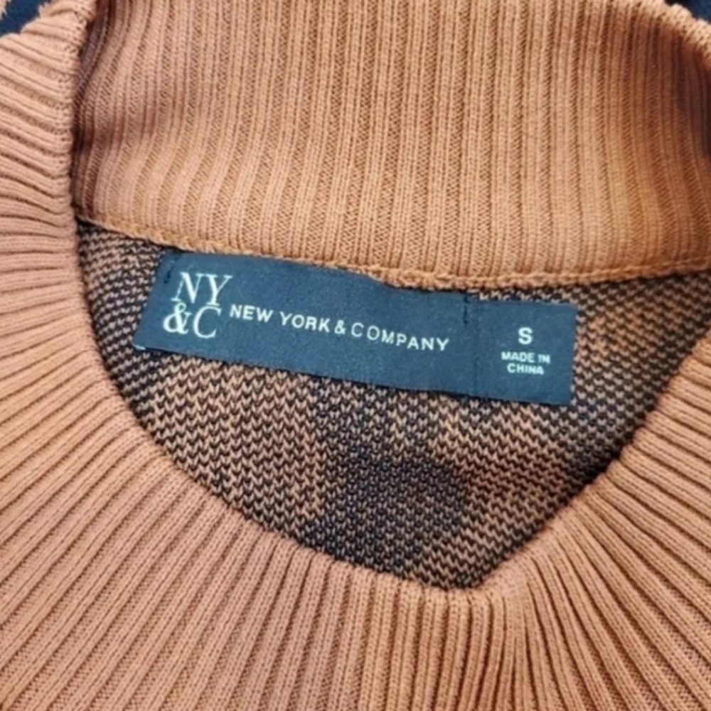 New York & Company stylish sweater
